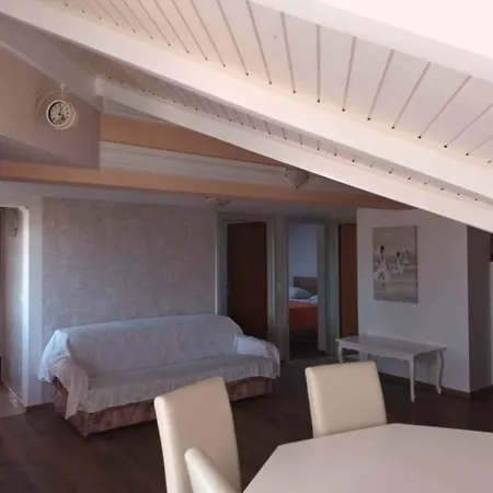 In - Zadar Riviera 7841 Привлака