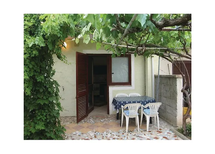 In - Zadar Riviera 7841 *